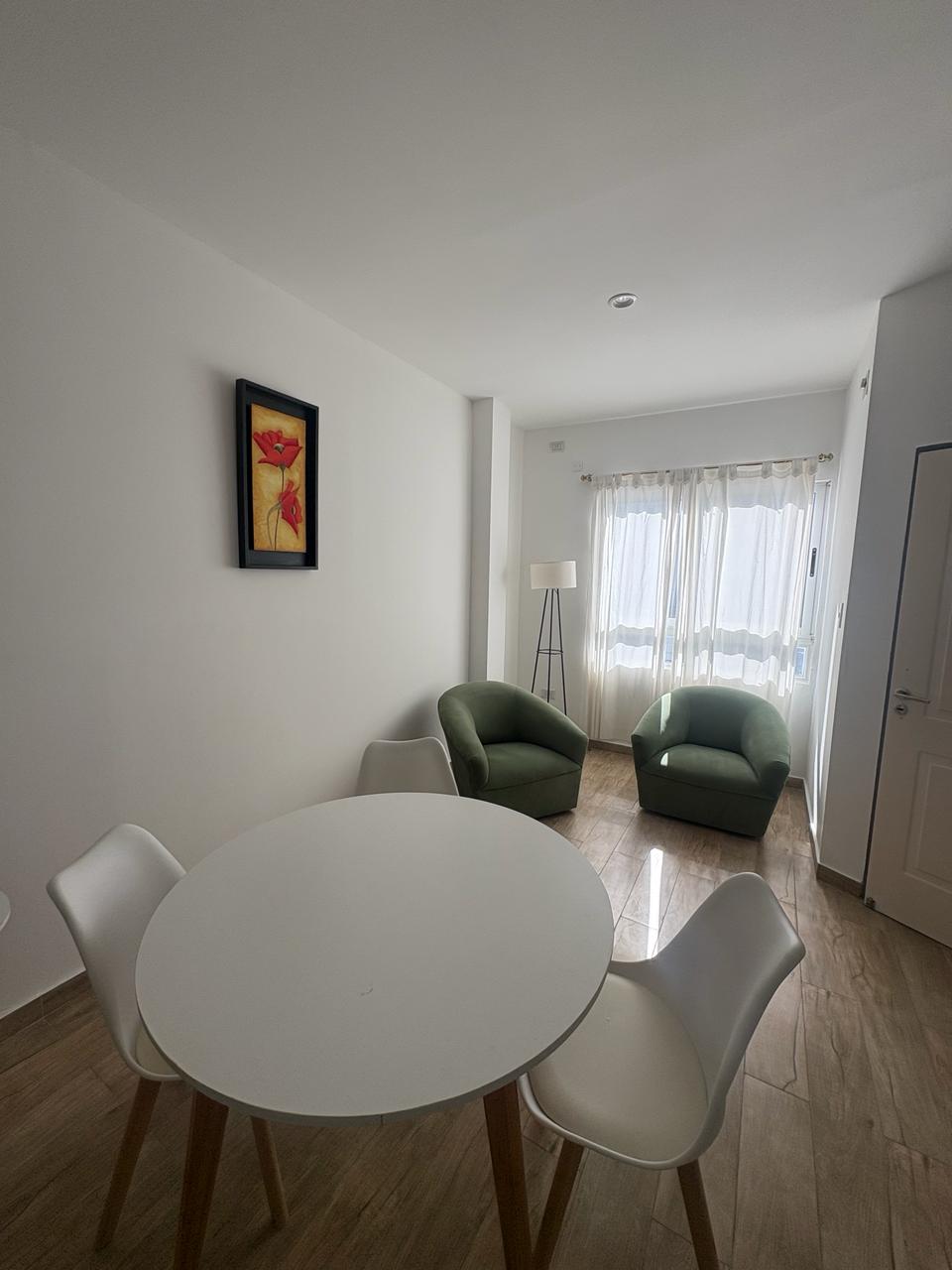 1 Dpto 2 personas -alojamiento temporario en Capital